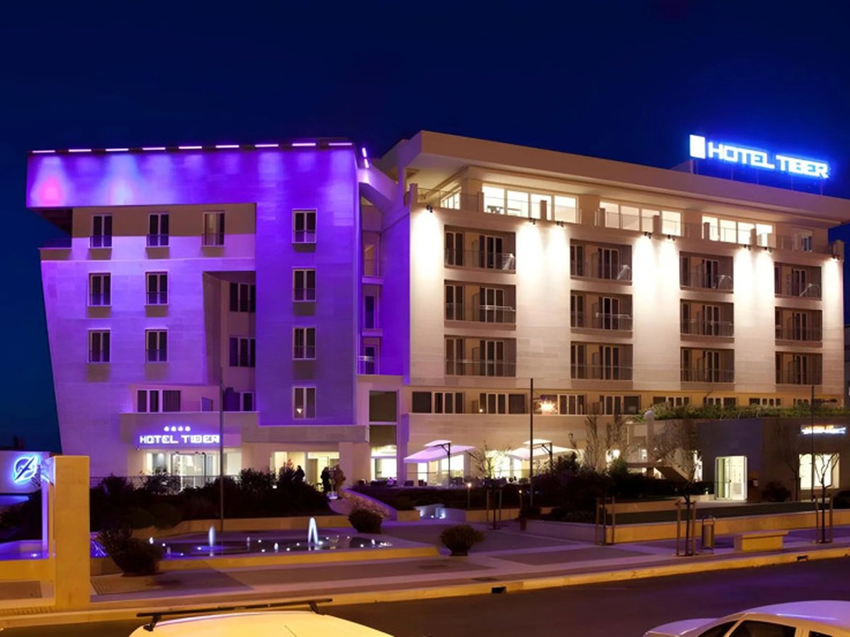 Hotel Tiber Rooftop & Wellness - Exterior Photo